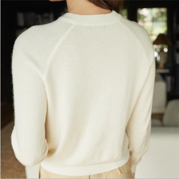 Quince 100% Mongolian Cashmere Shrunken Sweatshirt
Sweater in Ivory, Size Small - Picture 2 of 12